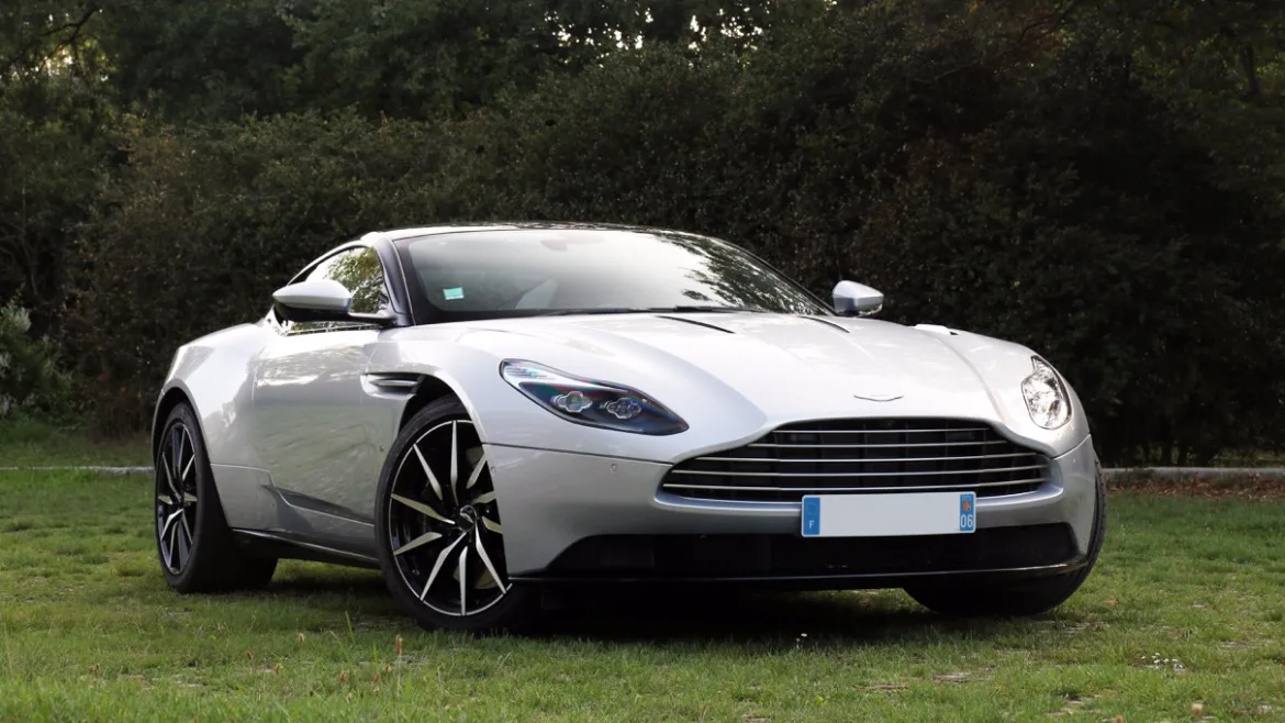 Aston Martin DB 11  LAUNCH EDITION